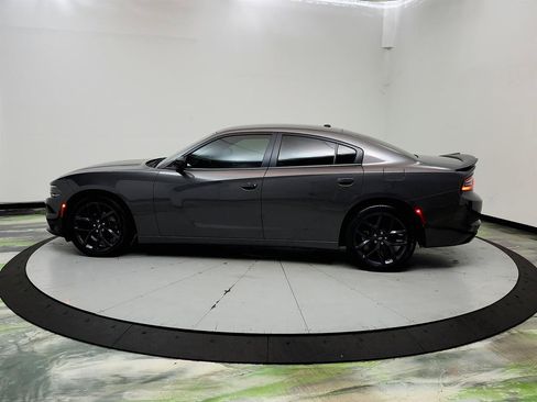 Used 2022 Dodge Charger SXT w/ Blacktop Package RWD image 8