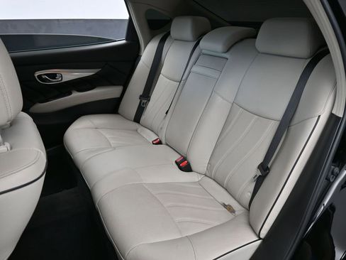 Used 2019 INFINITI Q70 L 3.7 image 42