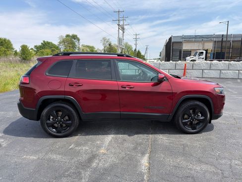 Used 2021 Jeep Cherokee Latitude Plus AWD/4WD image 7