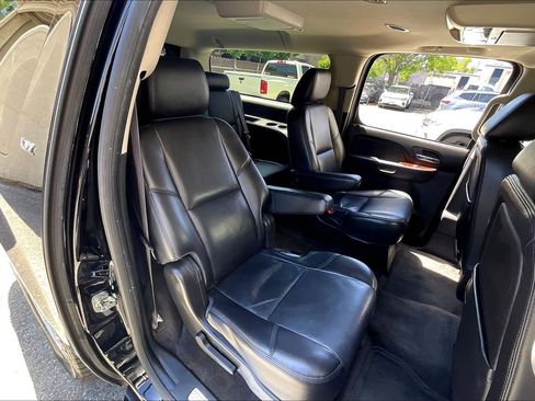 Used 2014 Chevrolet Suburban LTZ image 26