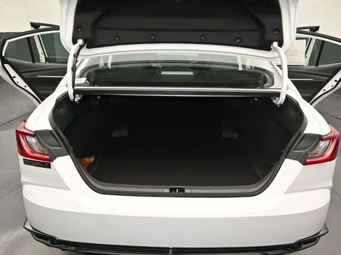 New 2026 Toyota Camry Hybrid image 13