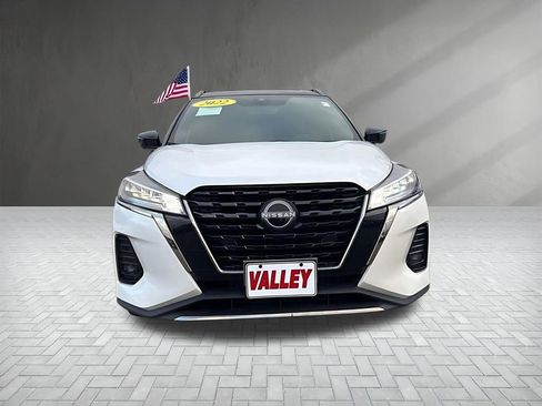 Used 2022 Nissan Kicks SR w/ Premium Package image 6
