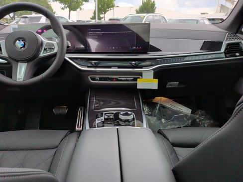 New 2027 BMW X7 xDrive40i w/ Executive Package AWD/4WD image 24