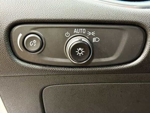 Used 2017 Chevrolet Malibu LT image 12