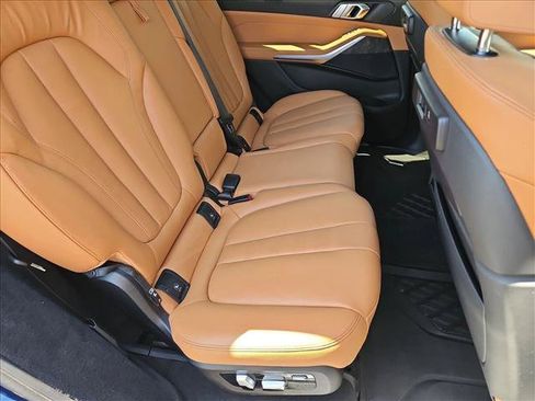 Used 2022 BMW X7 xDrive40i w/ M Sport Package AWD/4WD image 28