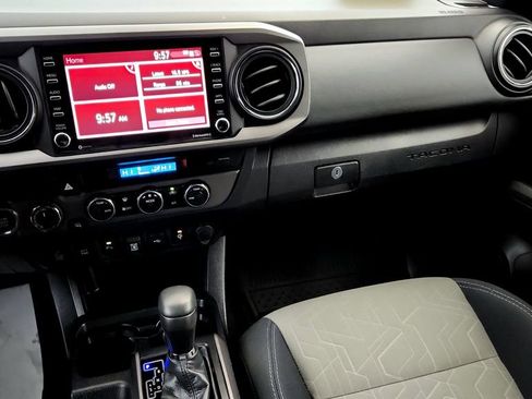 Certified 2022 Toyota Tacoma TRD Off-Road w/ Technology Package AWD/4WD image 28