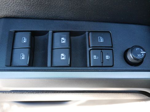 Used 2021 Toyota Tacoma Limited image 20