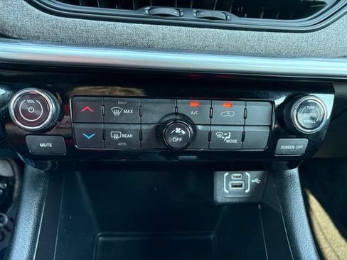 Used 2024 Jeep Compass Latitude AWD/4WD image 26