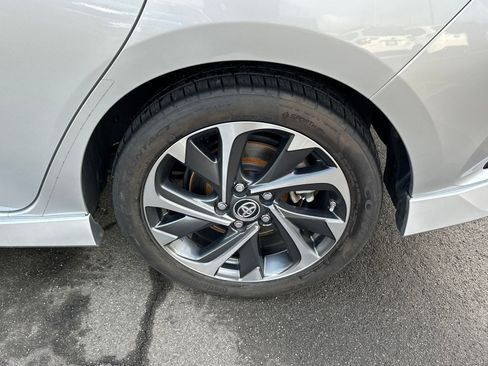 Used 2017 Toyota Corolla iM image 16