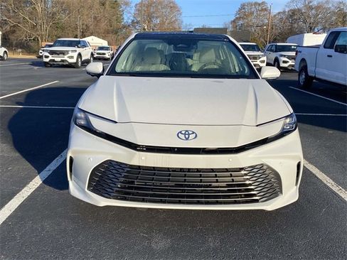 Used 2025 Toyota Camry XLE image 2