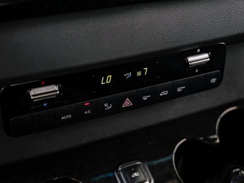 Used 2023 Mercedes-Benz Sprinter 2500 image 50