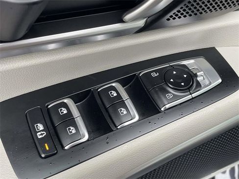 New 2025 Kia Telluride S image 28