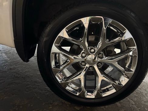 Used 2020 GMC Sierra 1500 SLE w/ SLE Value Package image 26