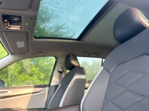 Used 2024 Volkswagen Atlas Peak Edition SEL AWD/4WD image 3