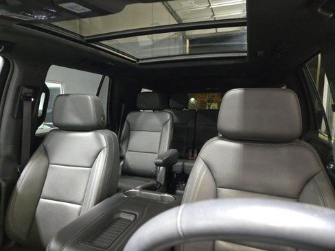 Used 2022 Chevrolet Tahoe Z71 w/ Z71 Off-Road Package image 21