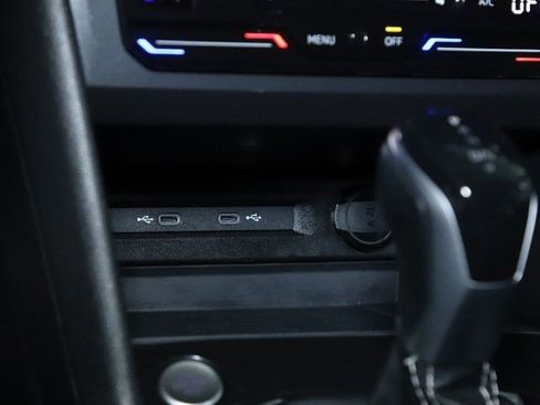 Used 2023 Volkswagen Tiguan SE w/ Panoramic Sunroof Package AWD/4WD image 27