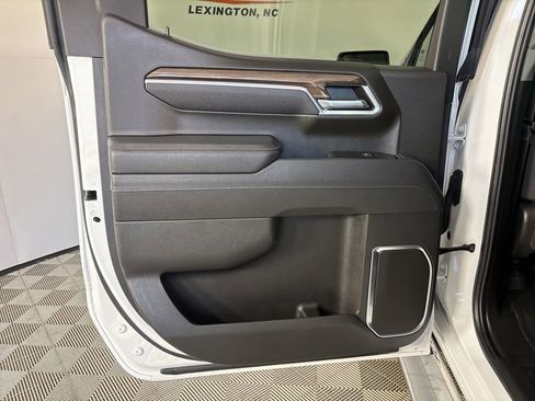 Used 2025 Chevrolet Silverado 1500 LT image 20