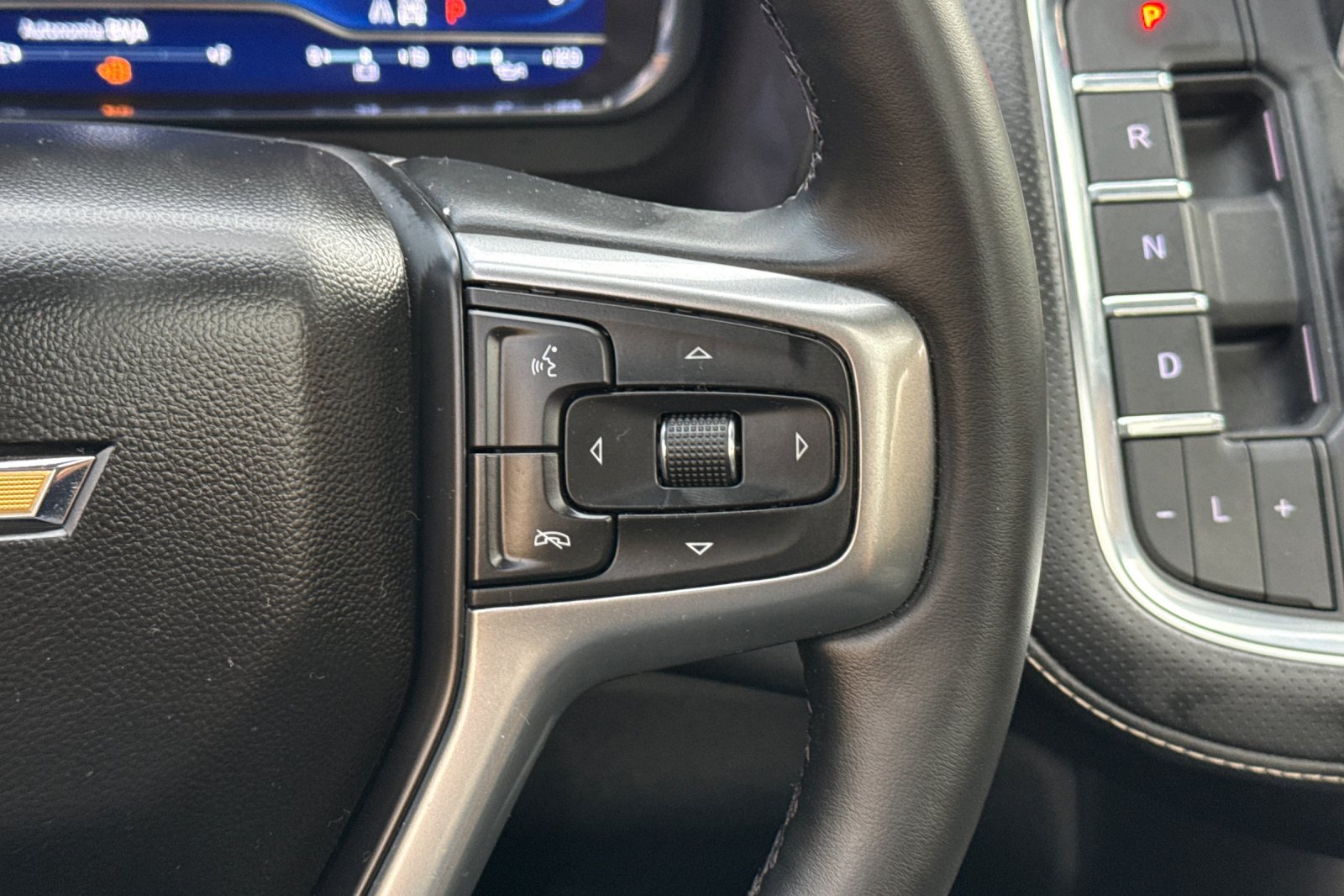 Used 2025 Chevrolet Tahoe Premier AWD/4WD image 32