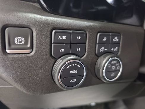 Used 2024 Chevrolet Silverado 1500 LTZ AWD/4WD image 19