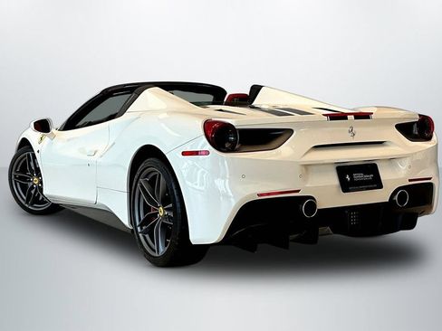 Used 2017 Ferrari 488 Spider RWD image 5