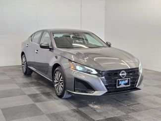 Used 2025 Nissan Altima 2.5 SV video 2