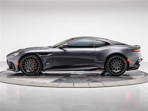 Used 2023 Aston Martin DBS Coupe image 13