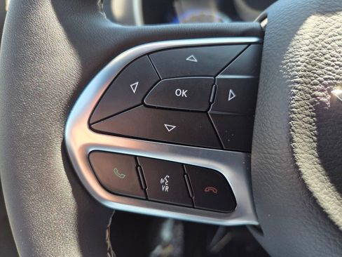Used 2026 Chrysler Pacifica Select FWD image 15