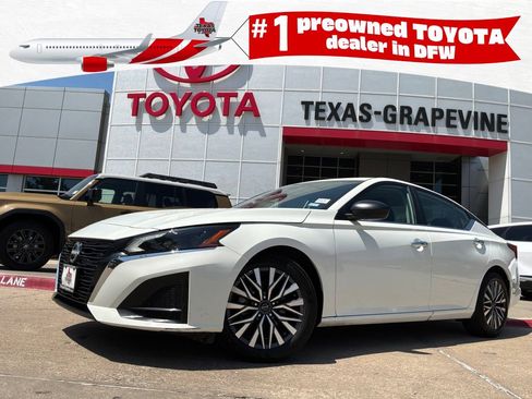 Used 2025 Nissan Altima 2.5 SV FWD image 1