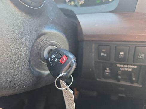 Used 2018 Toyota Tundra Limited w/ Limited Premium Package image 38