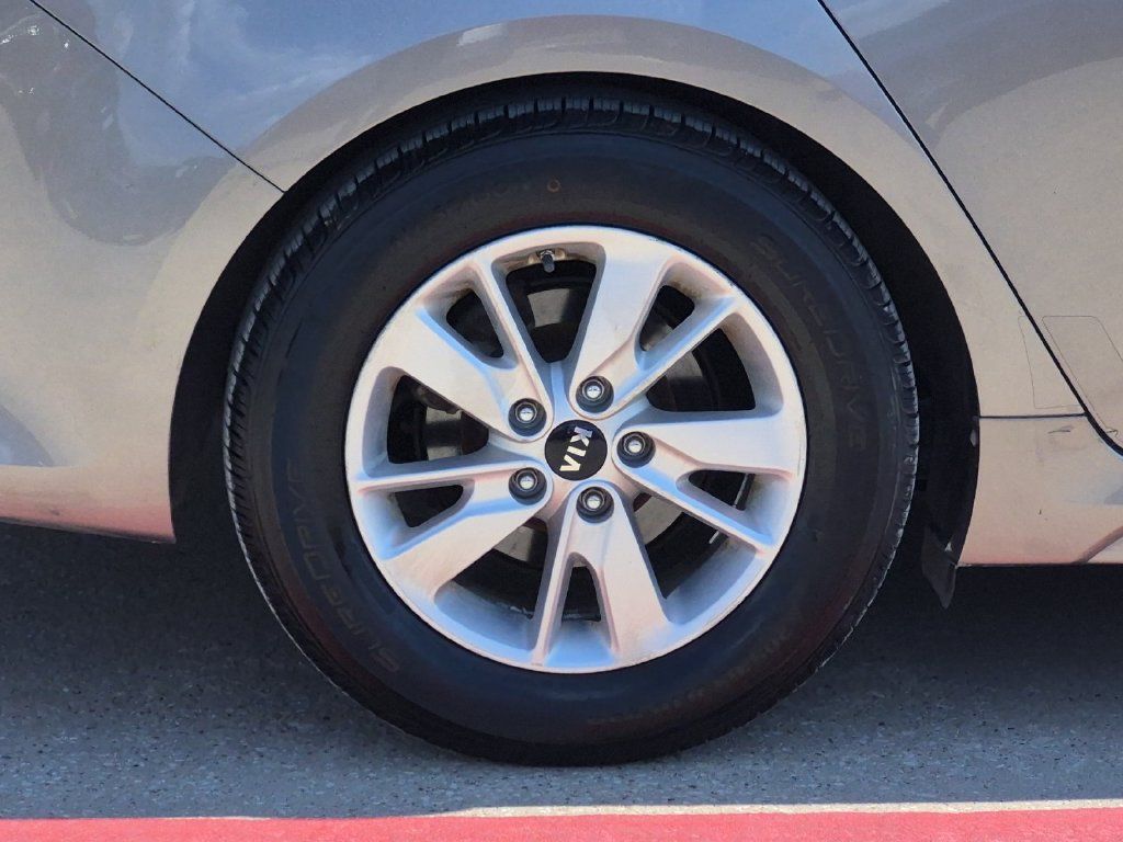 Used 2018 Kia Optima LX FWD image 25