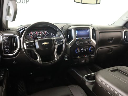 Used 2022 Chevrolet Silverado 1500 LTZ image 2