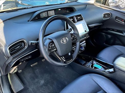 Used 2021 Toyota Prius XLE w/ Advanced Technology Package image 16