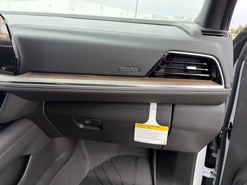 New 2026 Chevrolet Tahoe High Country AWD/4WD image 36