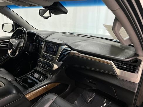 Used 2019 GMC Yukon XL Denali image 20
