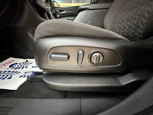 Used 2023 Chevrolet Equinox LT image 25
