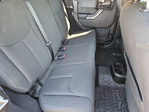 Used 2018 Jeep Wrangler Unlimited Sport S AWD/4WD image 23