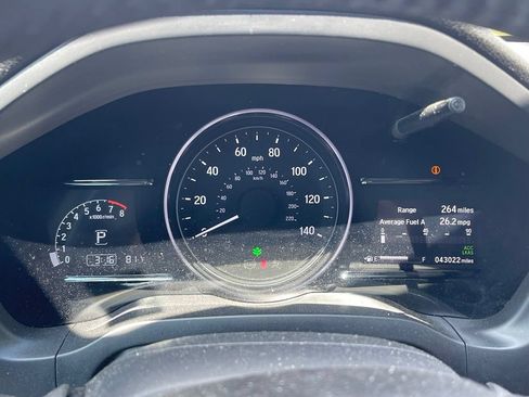 Used 2020 Honda HR-V Touring image 12