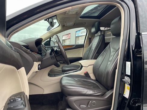 Used 2017 Lincoln MKC Select w/ Select Plus Package image 9