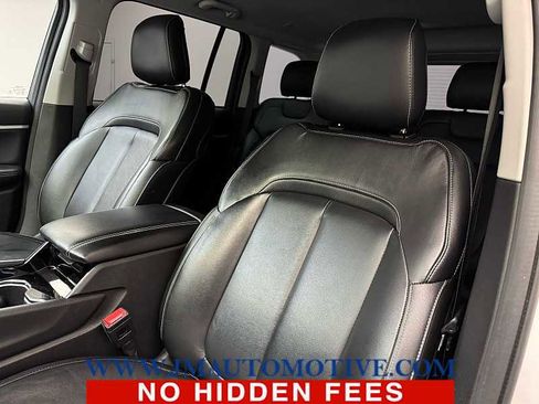 Used 2023 Jeep Grand Cherokee Limited w/ Black Appearance Package image 13