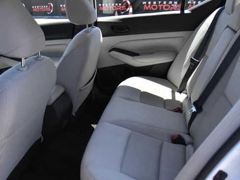 Used 2024 Nissan Altima 2.5 SV FWD image 32