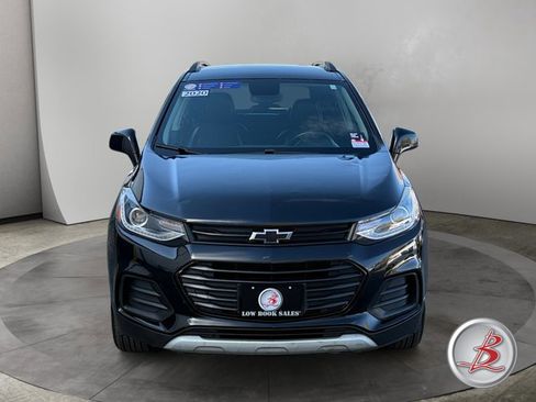 Used 2020 Chevrolet Trax LT w/ Redline Edition image 2