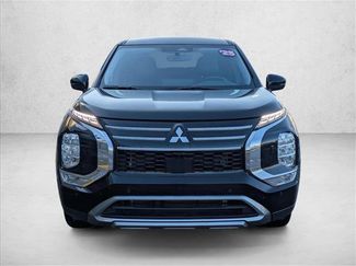 Used 2025 Mitsubishi Outlander SE video 2