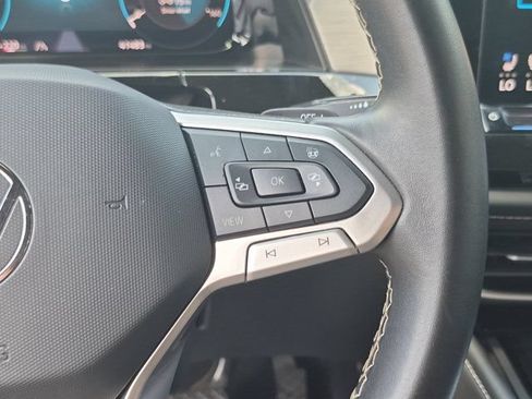 Used 2025 Volkswagen Atlas Cross Sport SE FWD image 21