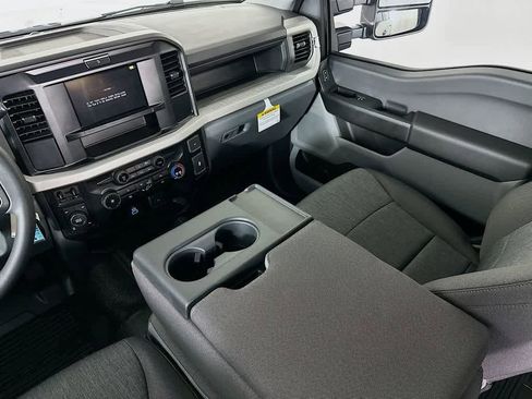 New 2026 Ford F250 XL w/ FX4 Off-Road Package image 11