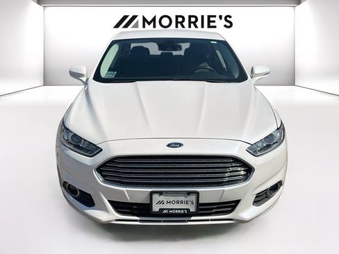 Used 2015 Ford Fusion SE w/ Equipment Group 202A FWD image 2