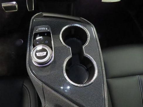 New 2026 Cadillac Optiq Luxury 1 image 23