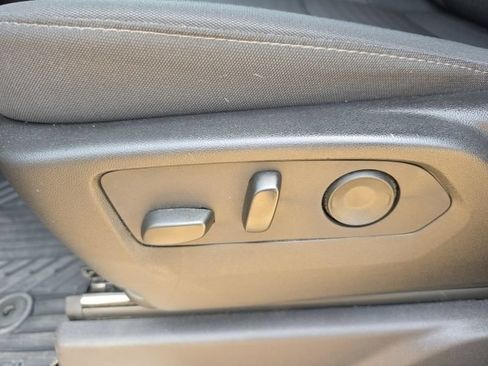 Used 2025 Chevrolet Silverado 1500 RST AWD/4WD image 9