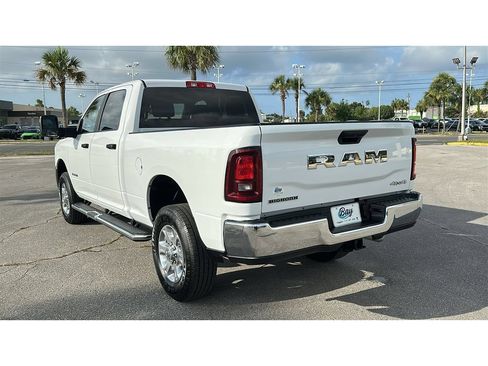 Used 2025 RAM 2500 Big Horn AWD/4WD image 4