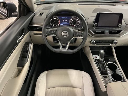Used 2024 Nissan Altima 2.5 SV AWD/4WD image 15
