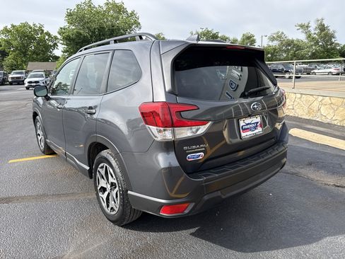 Used 2023 Subaru Forester Premium AWD/4WD image 7